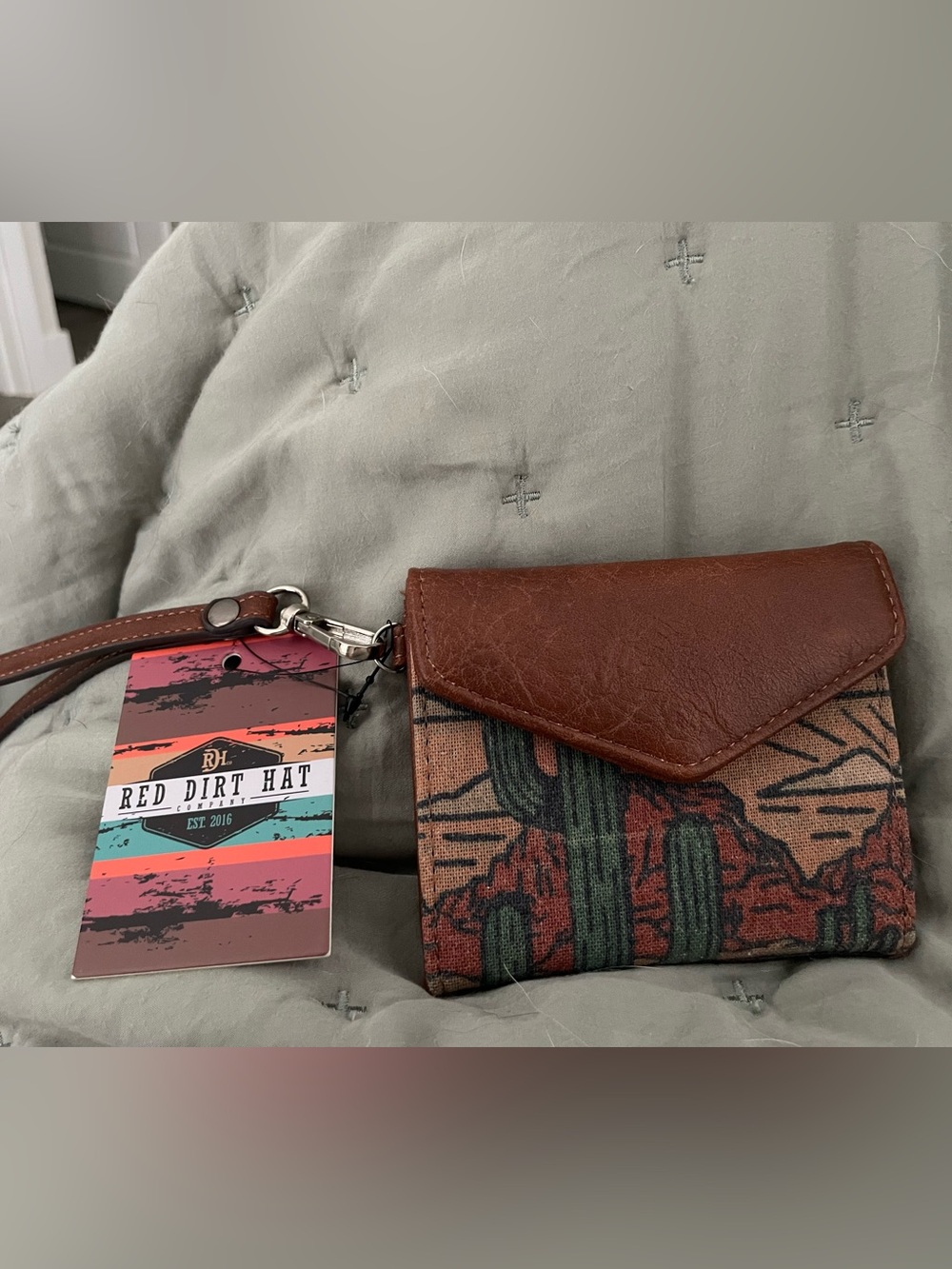 Women’s Red Dirt Hat Wallet